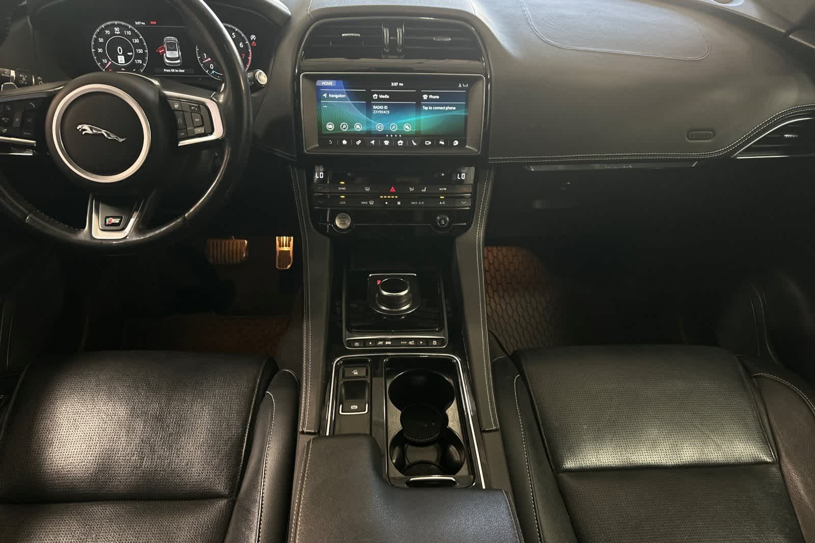 Thumbnail: 2019 Jaguar F-Pace - 4