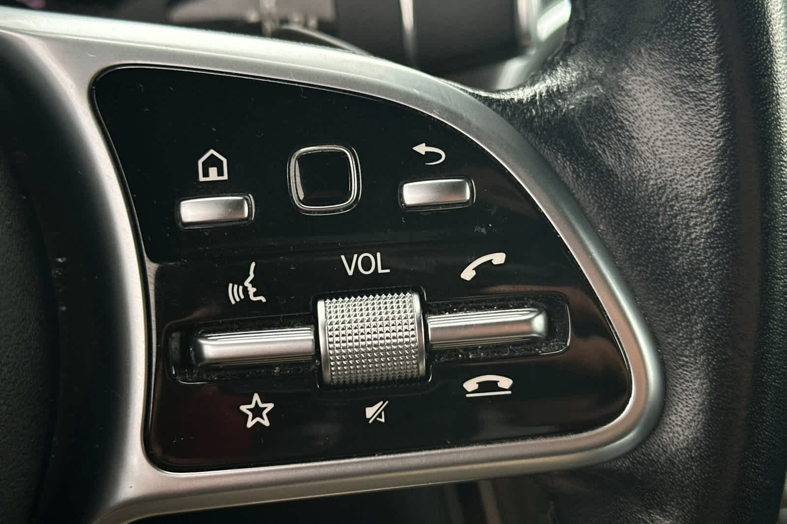 Thumbnail: 2020 Mercedes-Benz GLC - 30