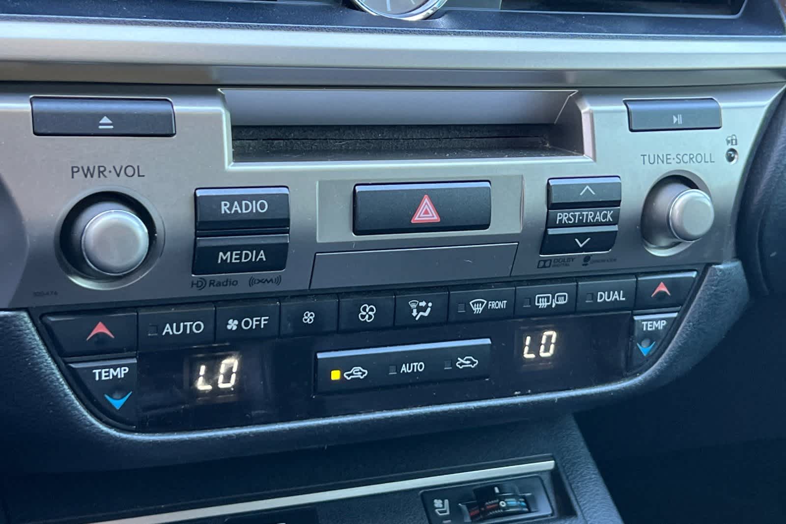 Thumbnail: 2015 Lexus ES - 21