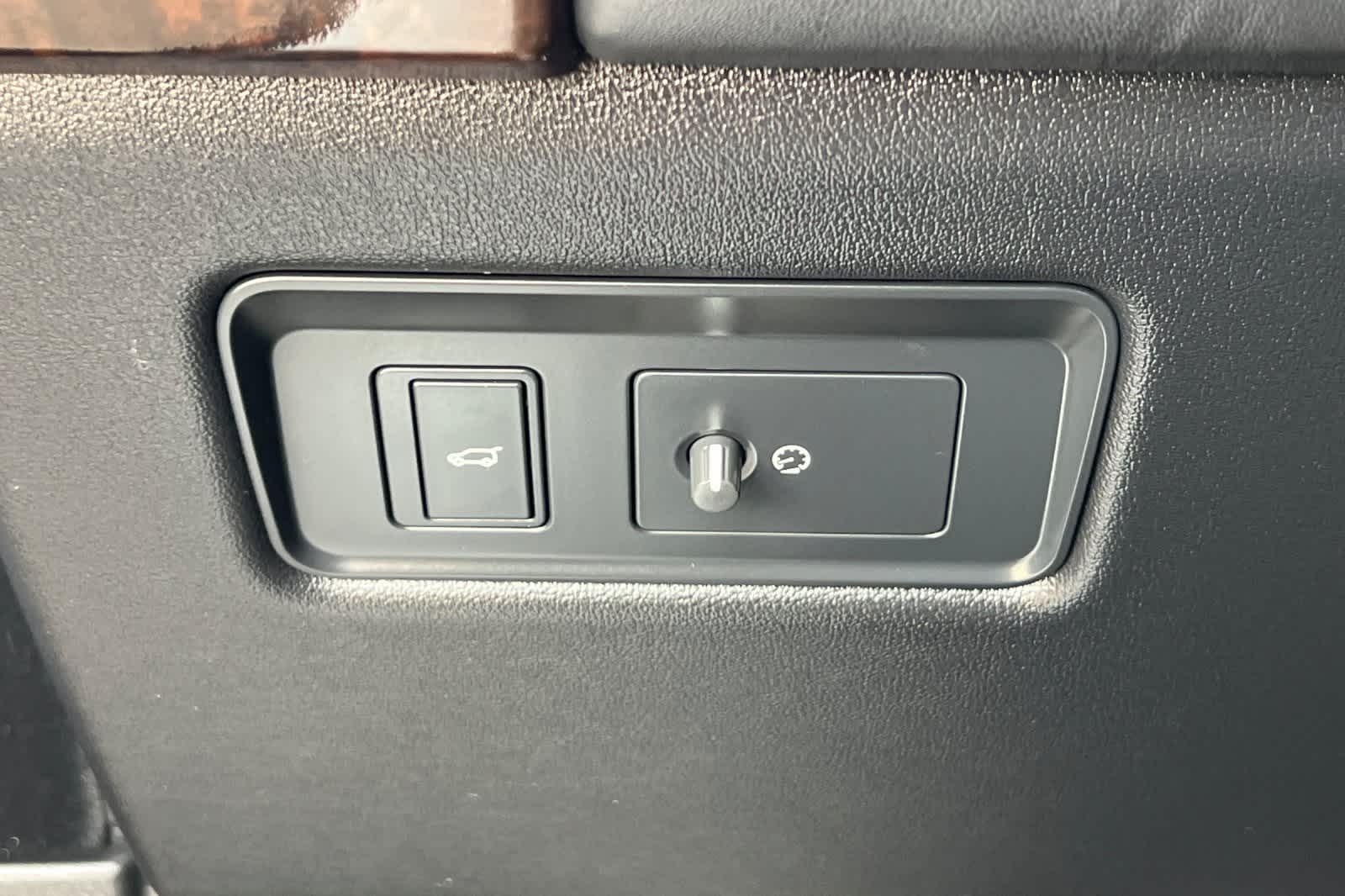 Thumbnail: 2021 Land Rover Range Rover - 35