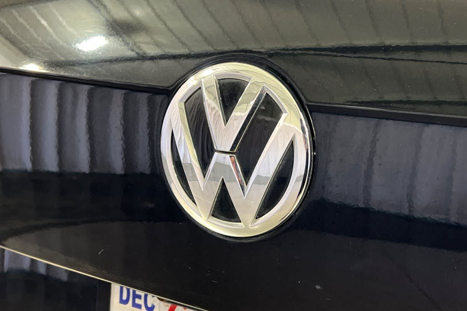 Thumbnail: 2018 Volkswagen Tiguan - 16