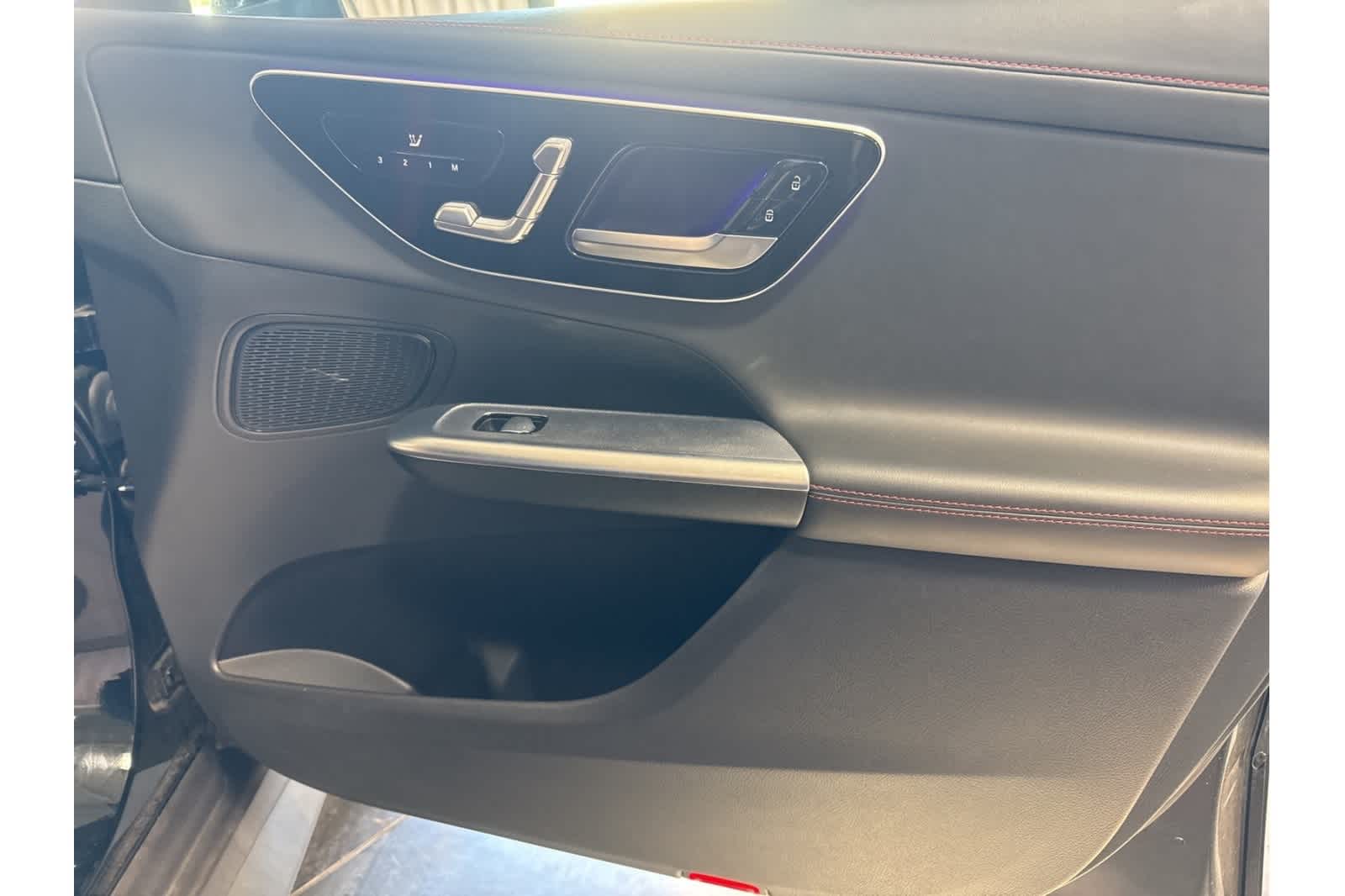 Thumbnail: 2025 Mercedes-Benz GLC - 17