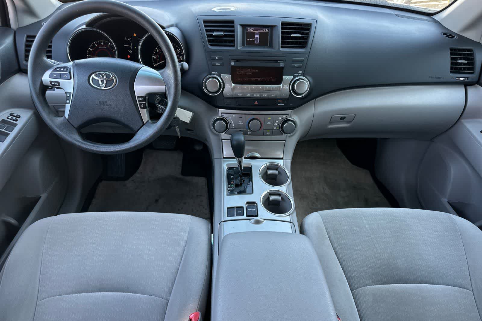 Thumbnail: 2011 Toyota Highlander - 4