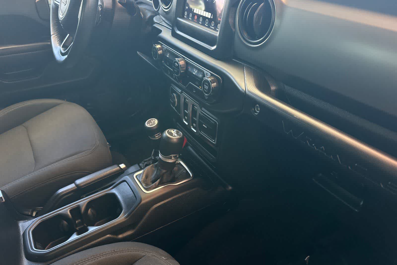 Thumbnail: 2018 Jeep Wrangler - 17