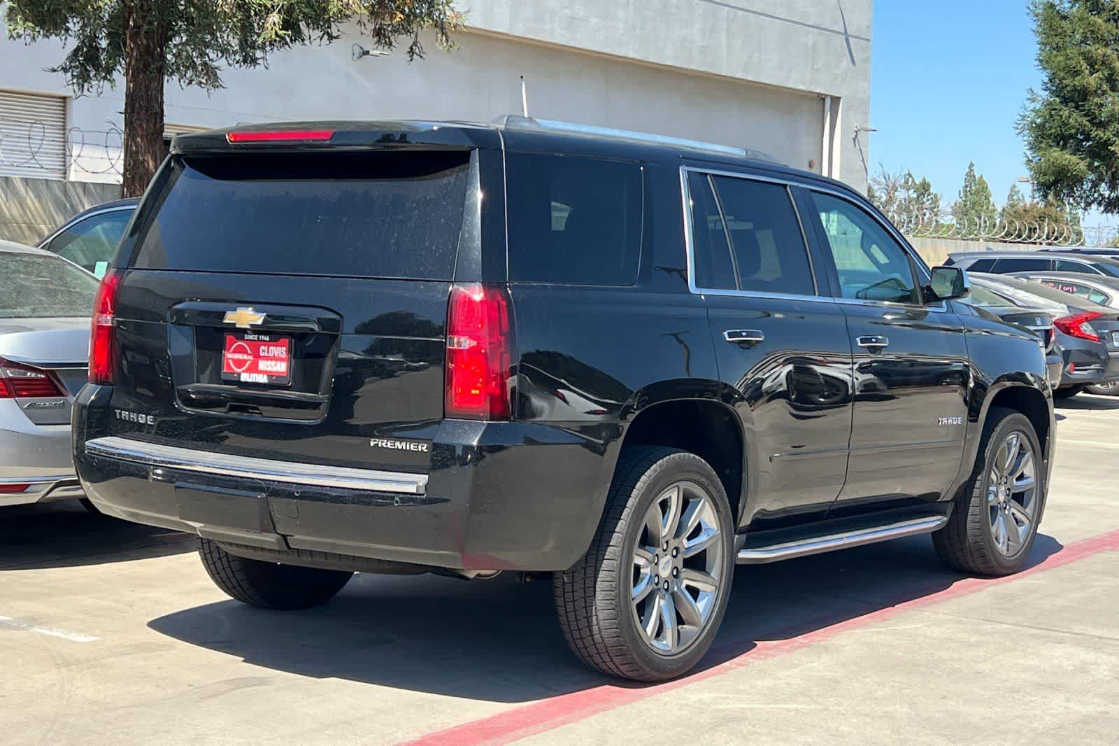Thumbnail: 2019 Chevrolet Tahoe - 3