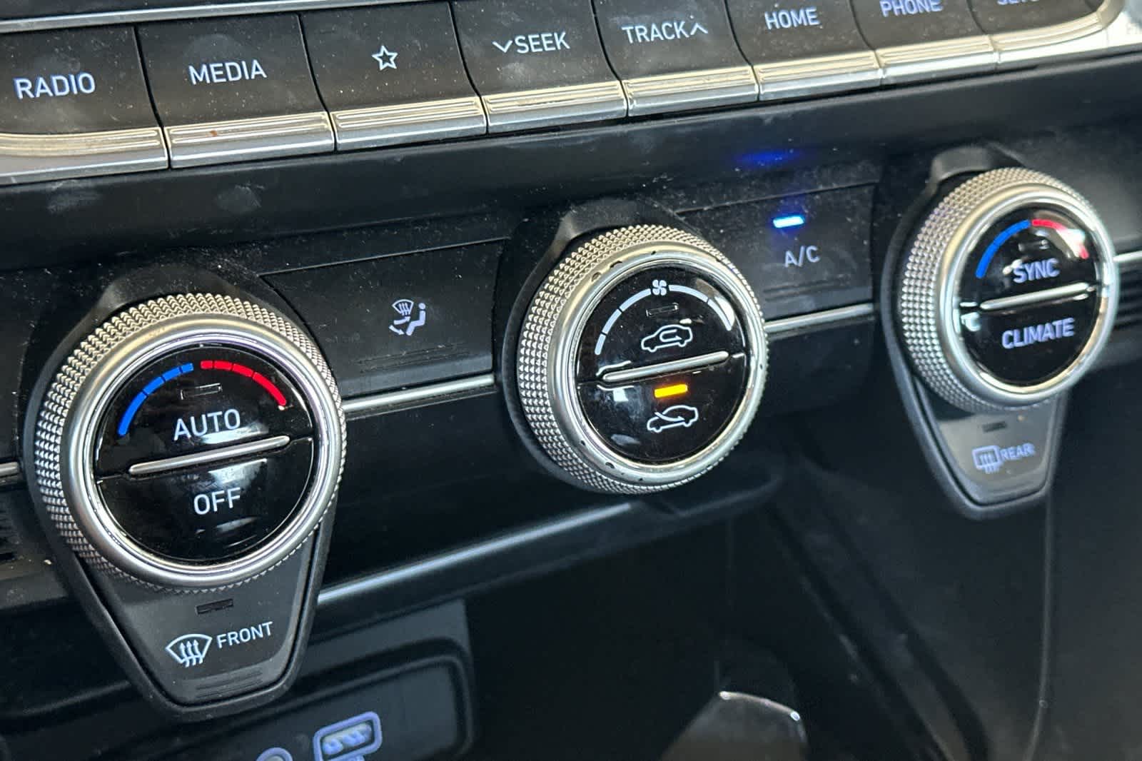 Thumbnail: 2019 Genesis G70 - 22