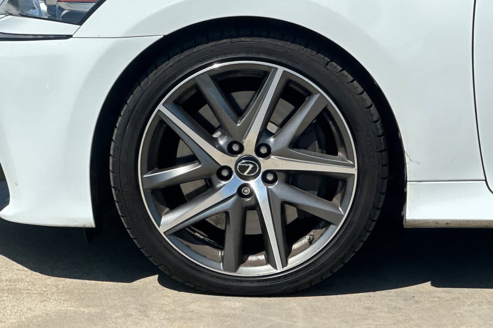 Thumbnail: 2019 Lexus GS - 12