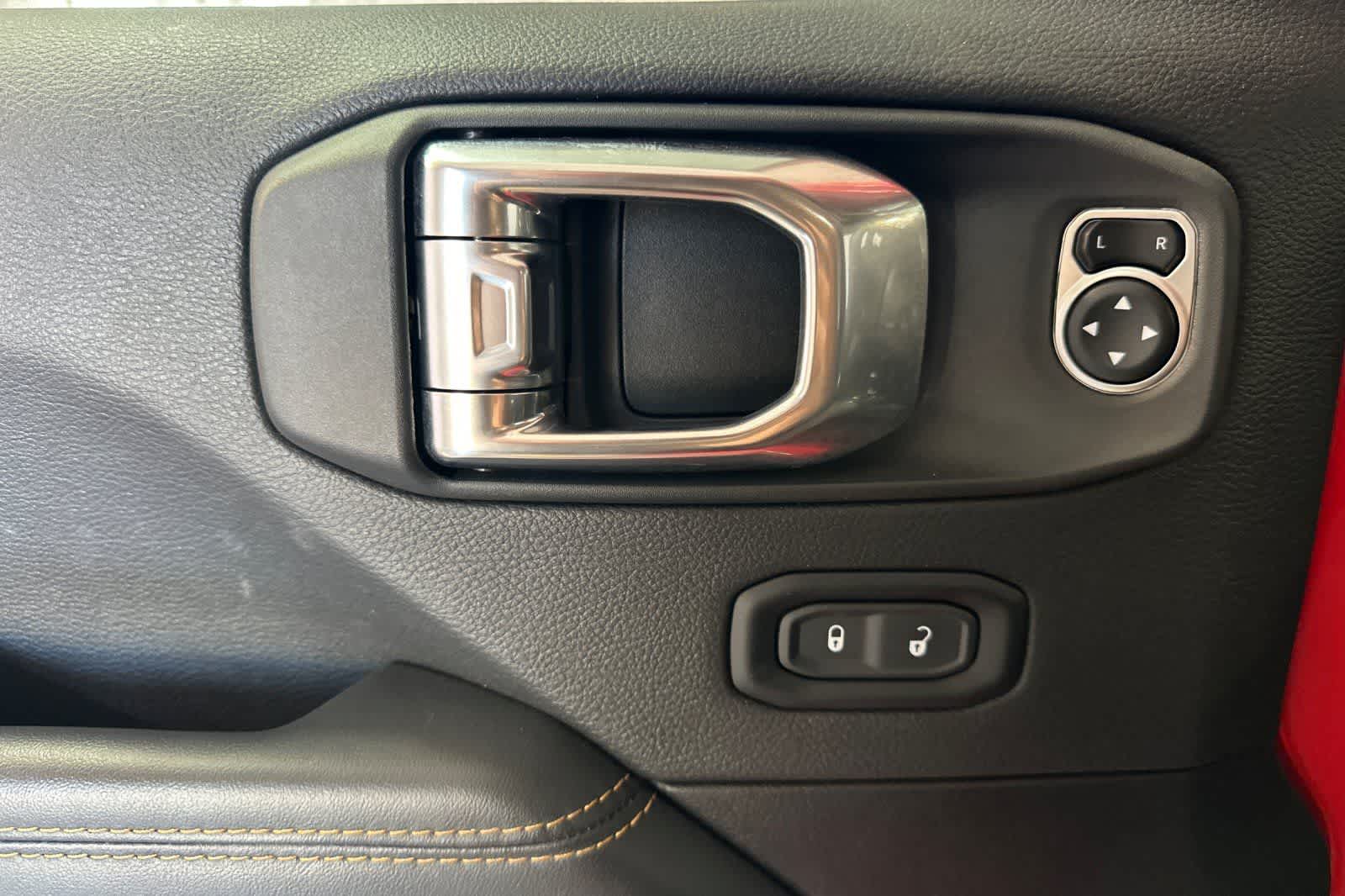 Thumbnail: 2025 Jeep Wrangler - 15