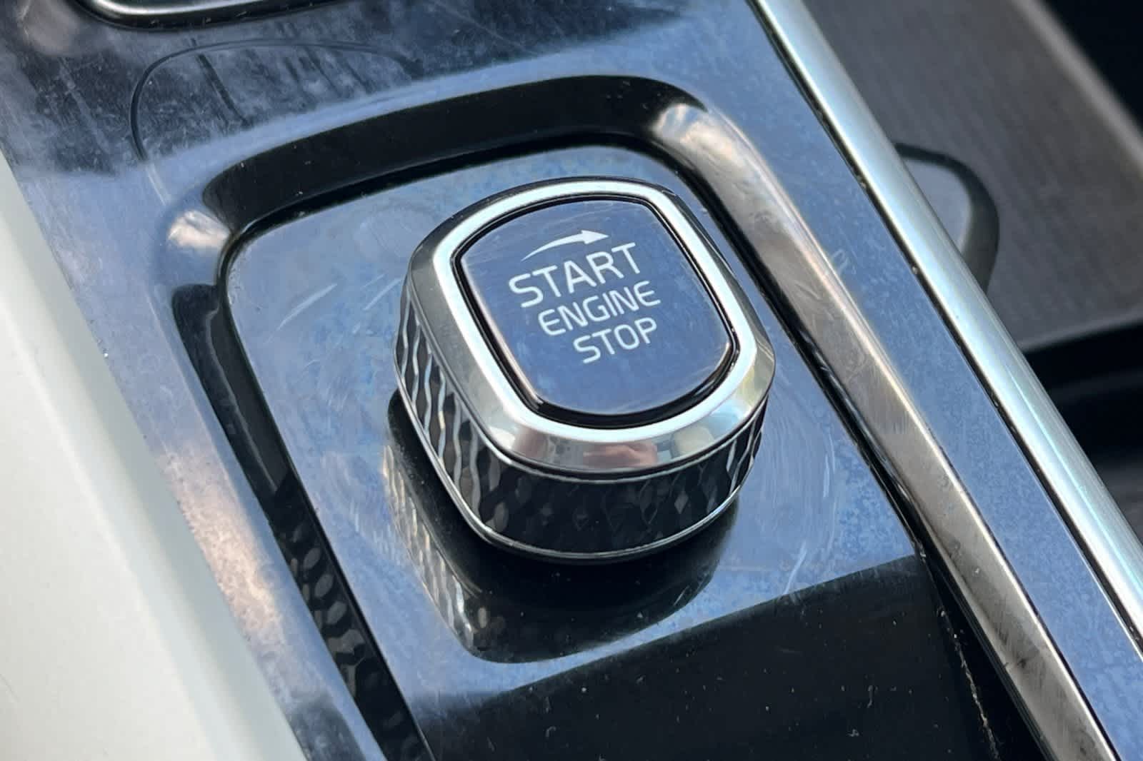 Thumbnail: 2023 Volvo XC60 - 27