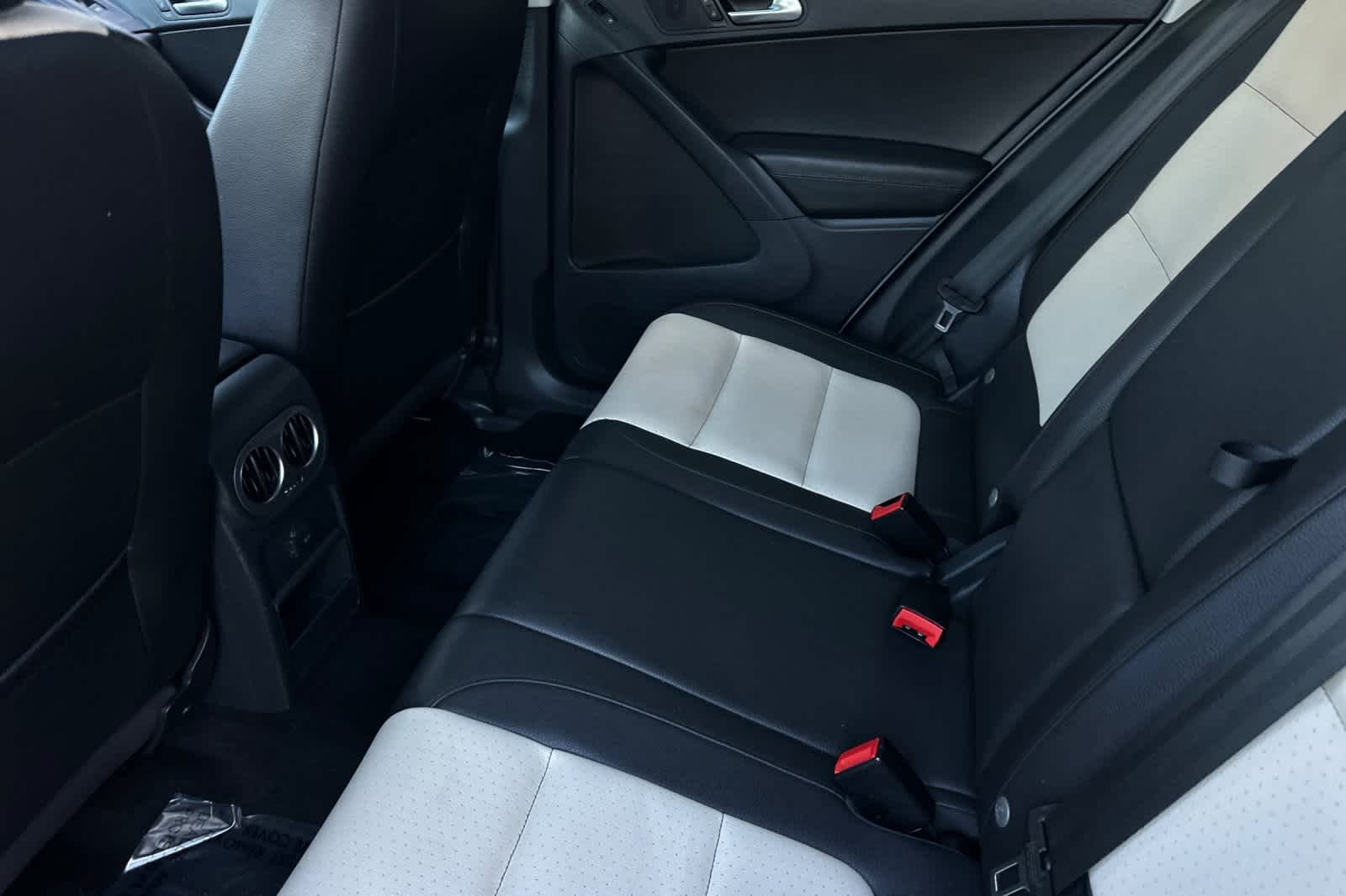 Thumbnail: 2017 Volkswagen Tiguan - 5