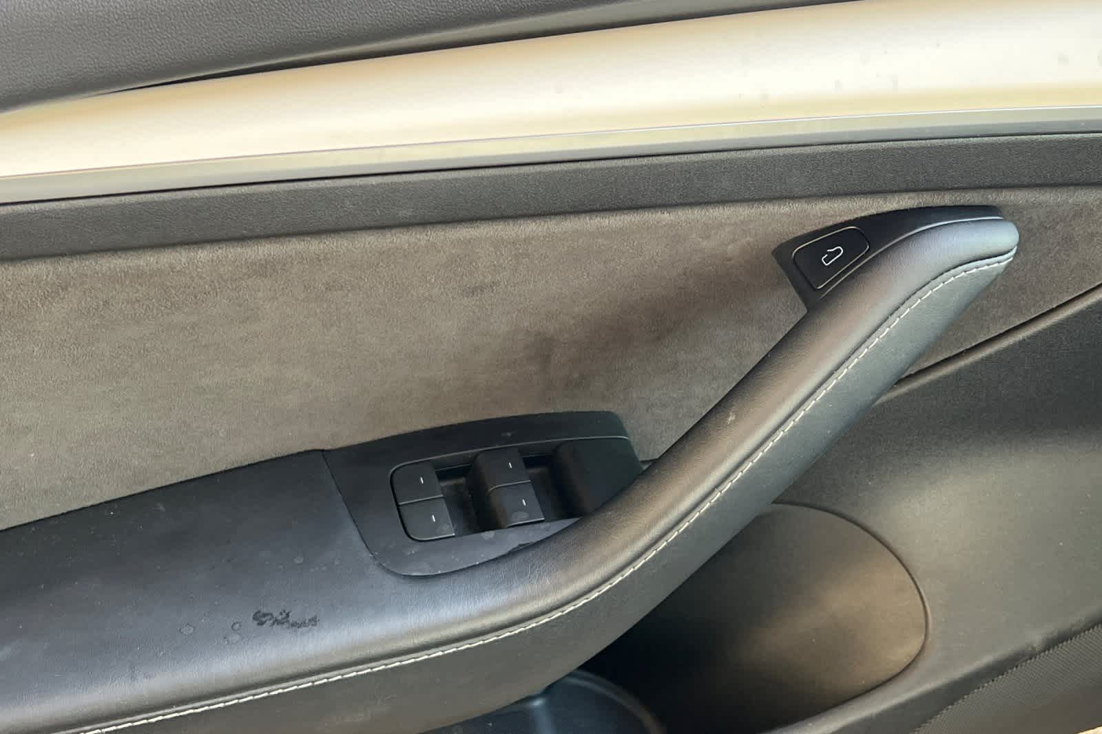 Thumbnail: 2023 Tesla Model 3 - 15