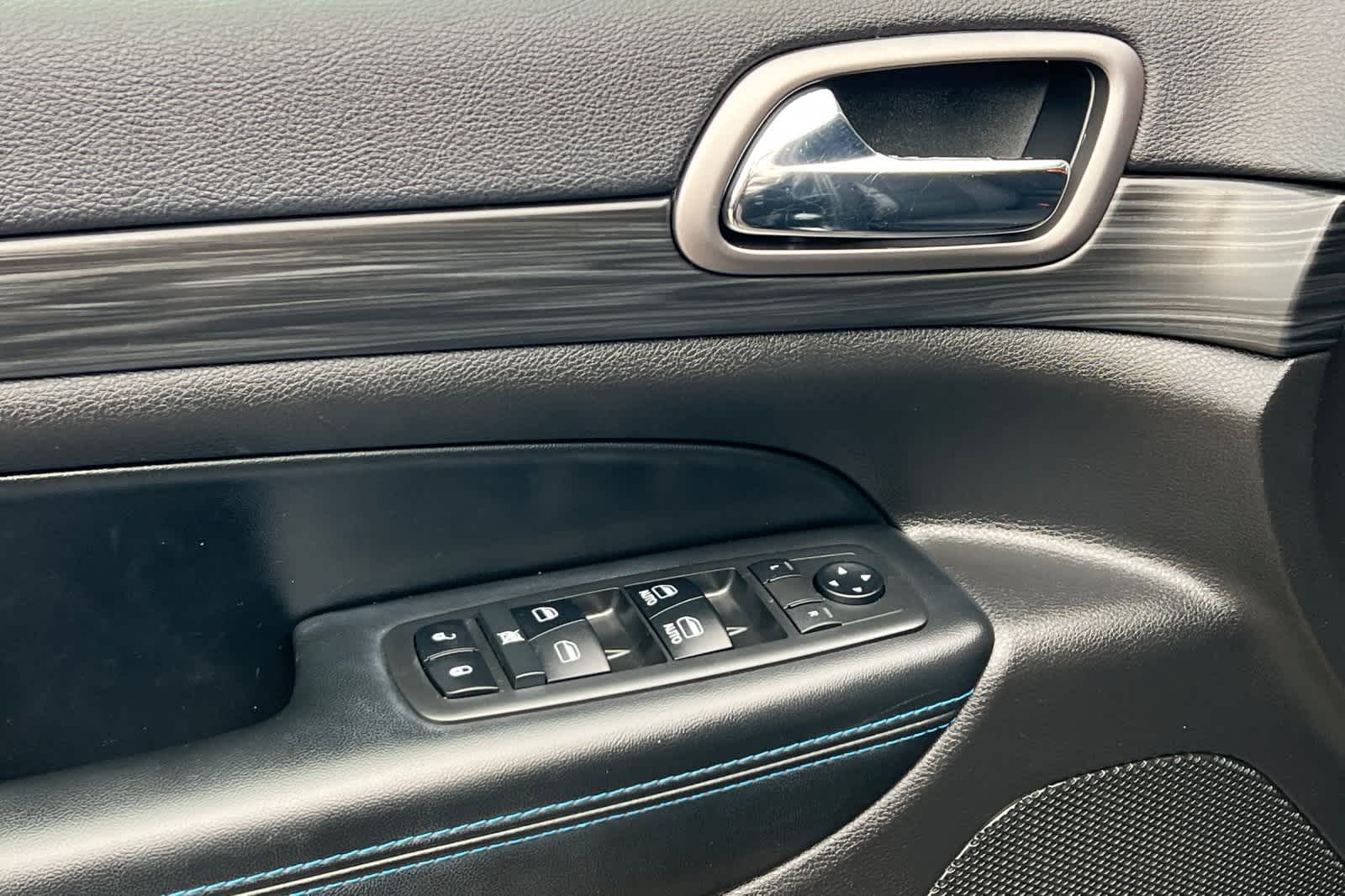 Thumbnail: 2019 Jeep Grand Cherokee - 13