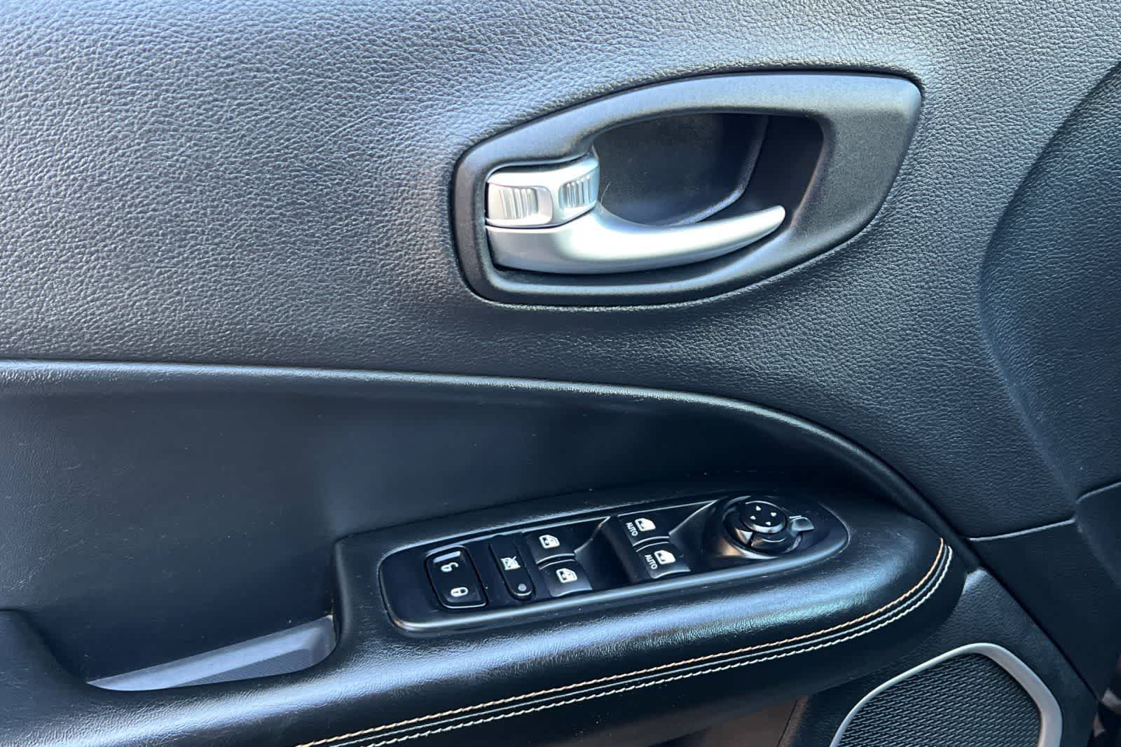 Thumbnail: 2021 Jeep Compass - 13