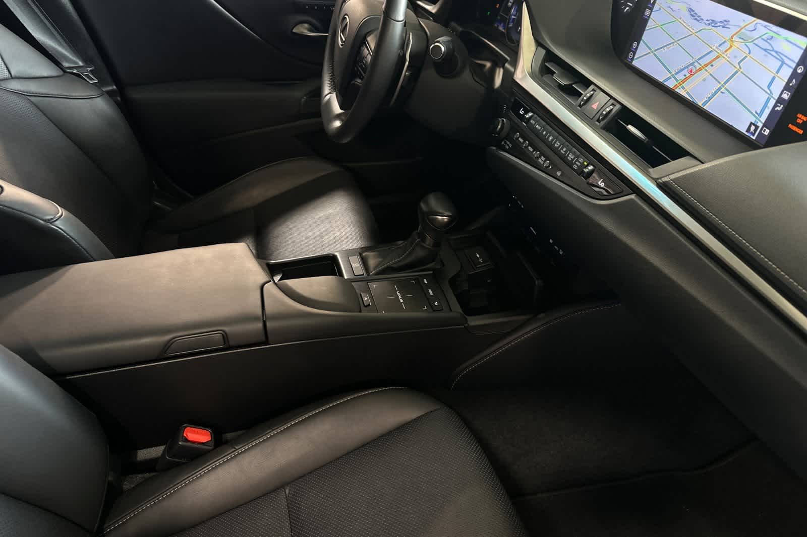 Thumbnail: 2019 Lexus ES - 18