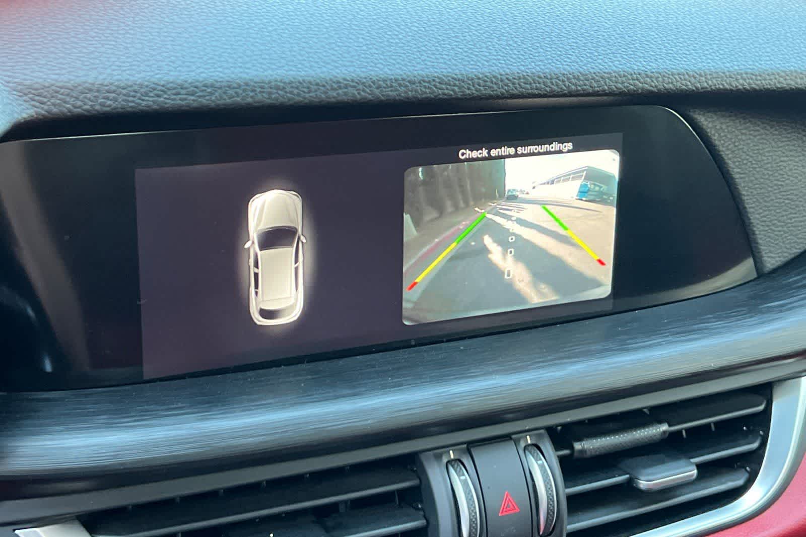 Thumbnail: 2018 Alfa Romeo Stelvio - 22