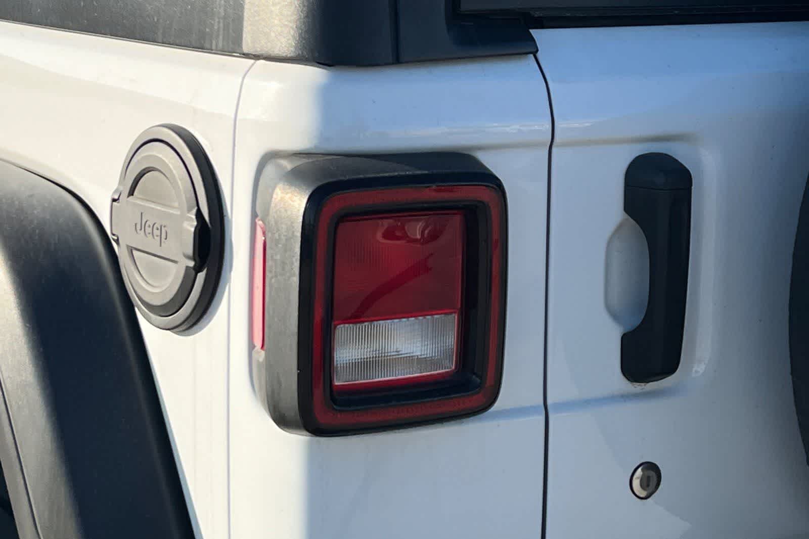 Thumbnail: 2018 Jeep Wrangler - 34