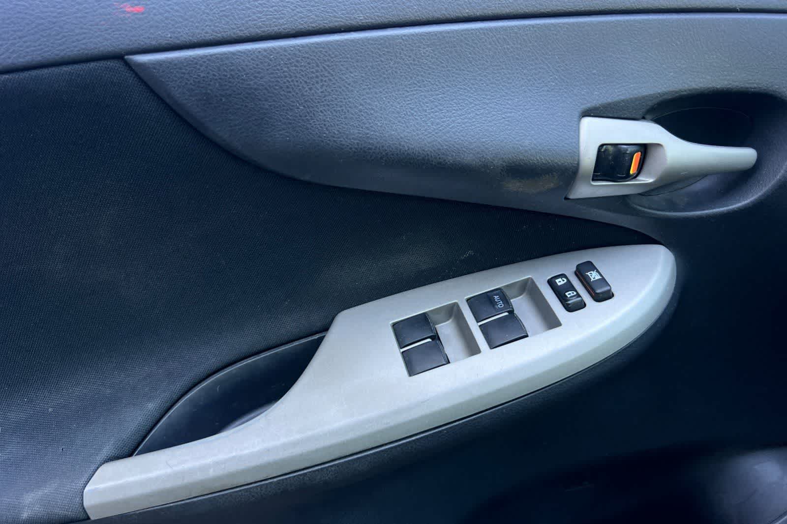 Thumbnail: 2010 Toyota Corolla - 15