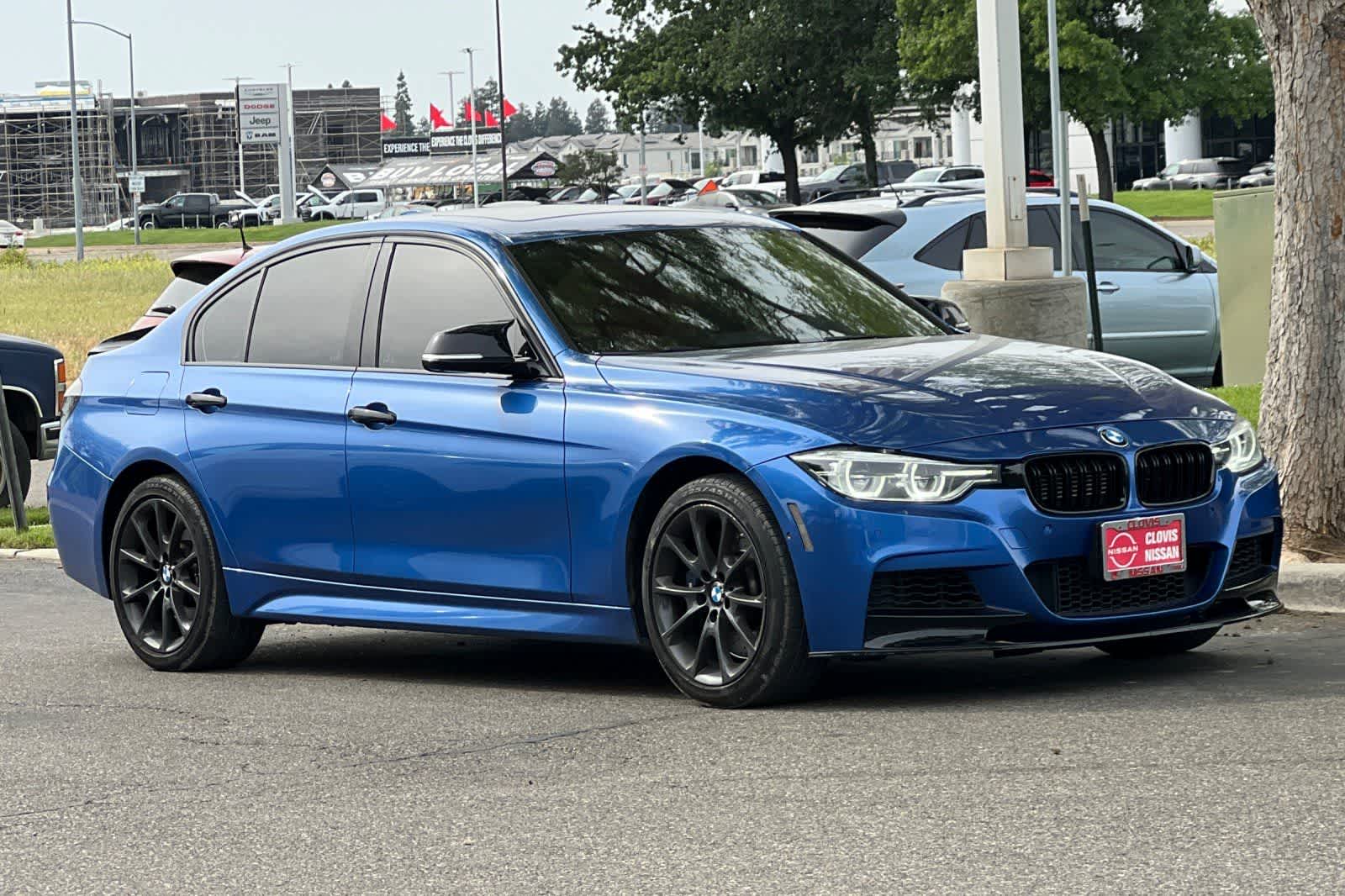 Thumbnail: 2017 BMW 3 Series - 10