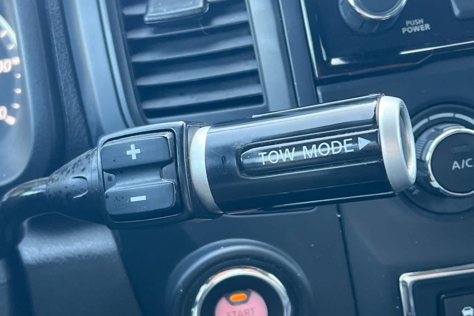 Thumbnail: 2022 Nissan Titan - 25