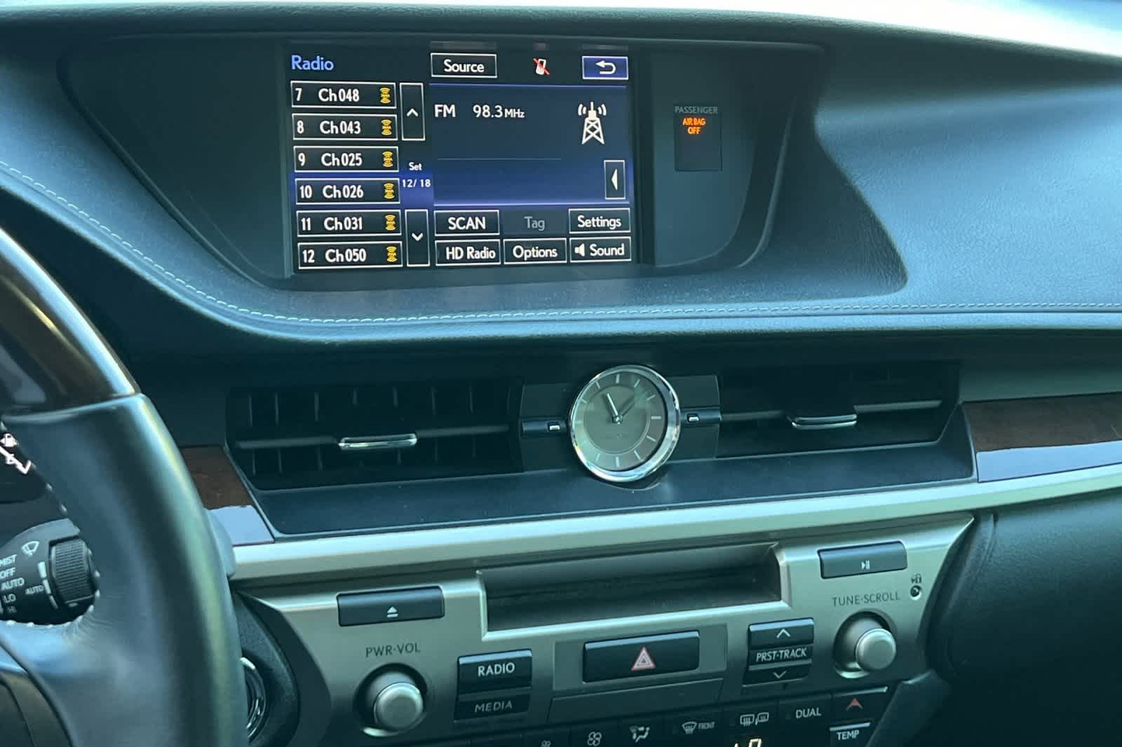 Thumbnail: 2015 Lexus ES - 18