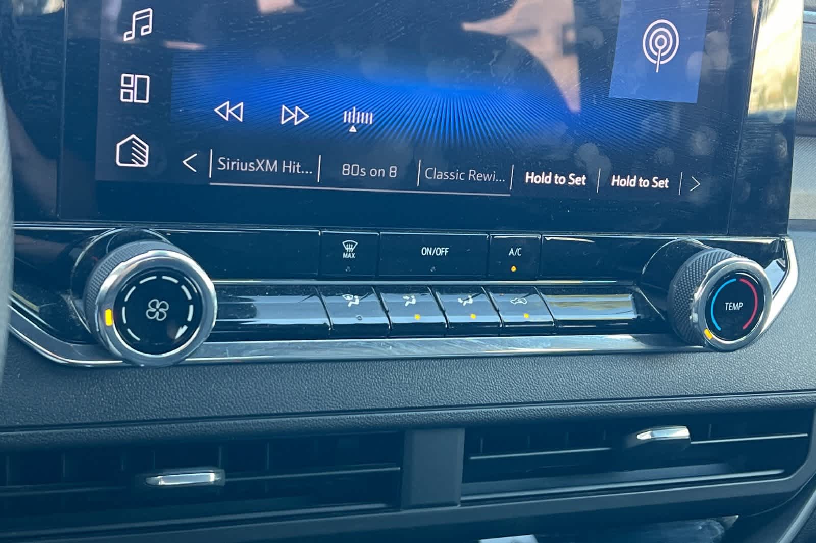 Thumbnail: 2023 Chevrolet Colorado - 23