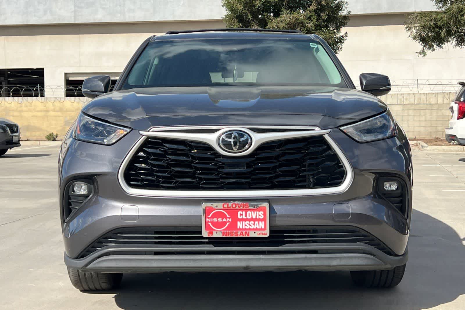 Thumbnail: 2023 Toyota Highlander - 11