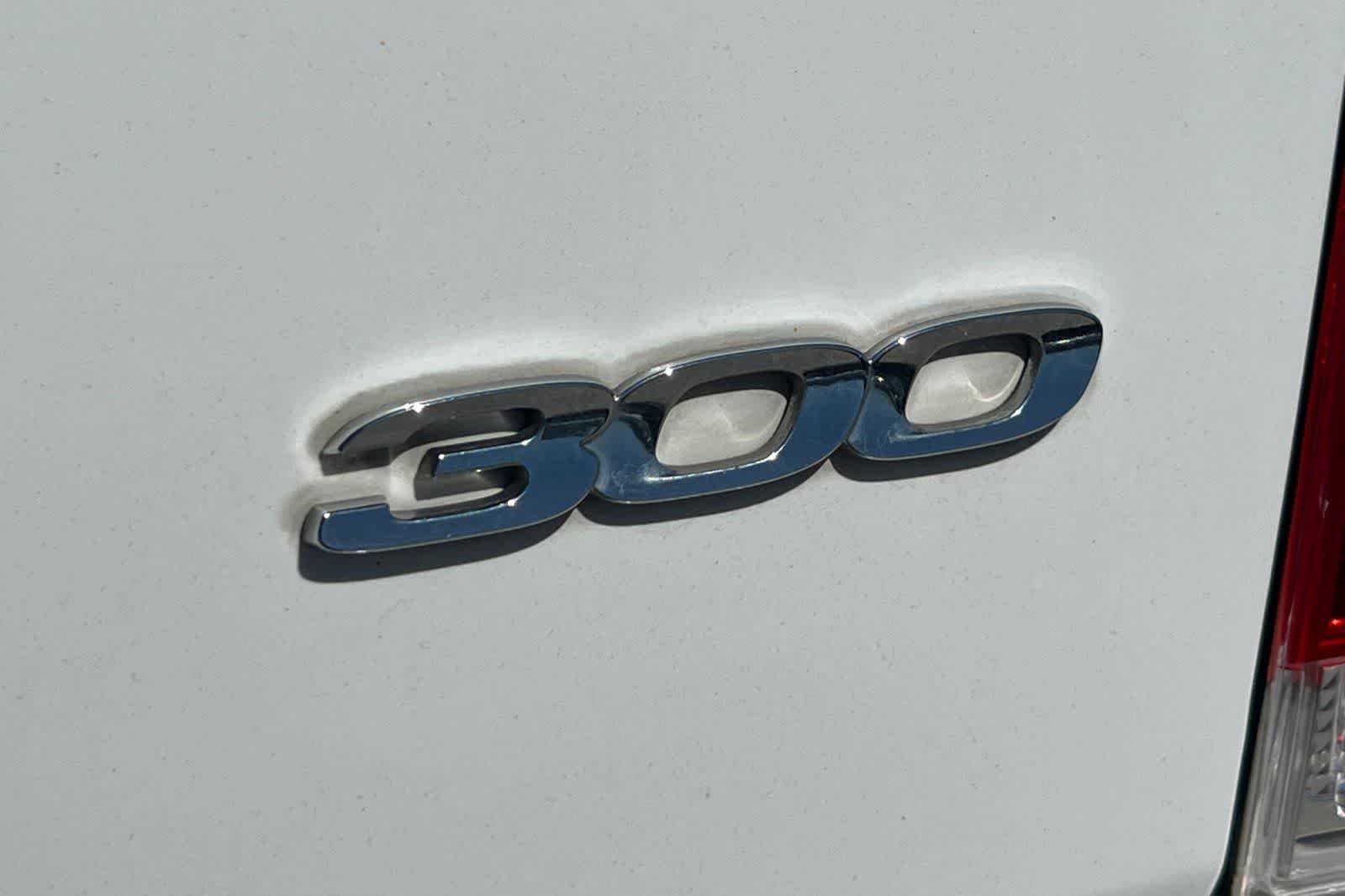 Thumbnail: 2019 Chrysler 300 - 17