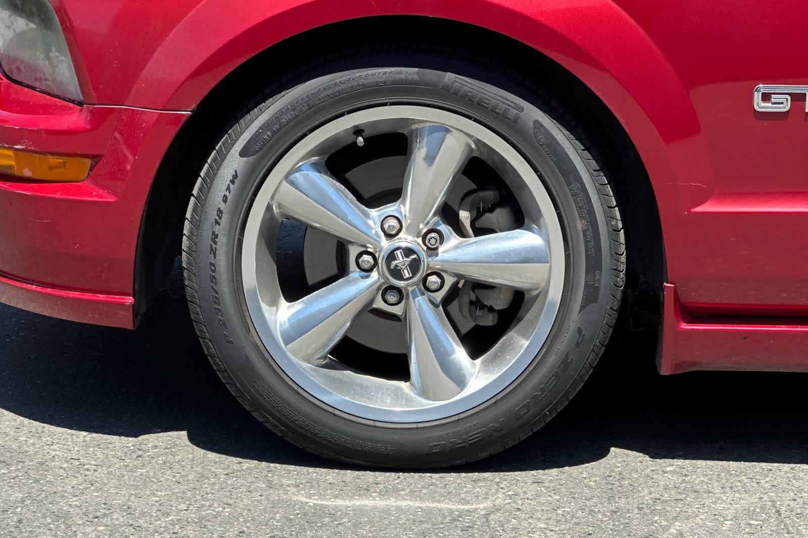 2006 Ford Mustang  12