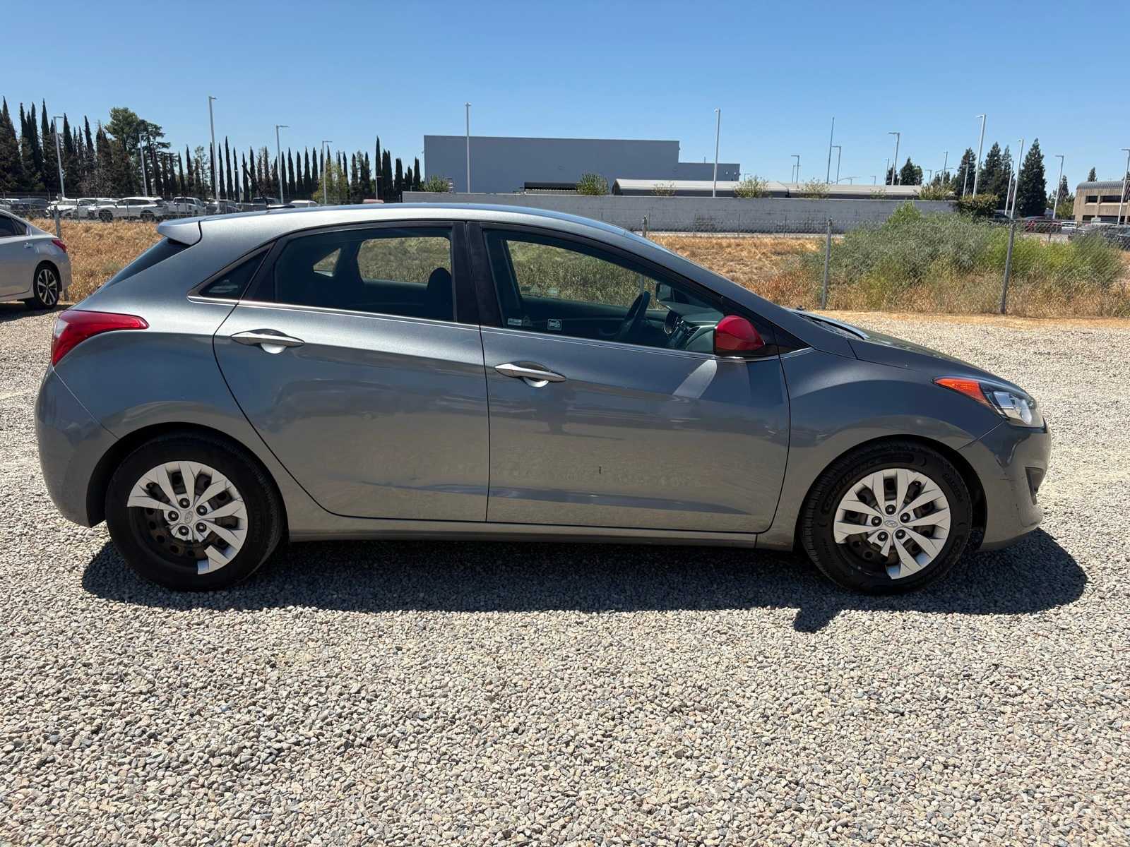 Thumbnail: 2017 Hyundai Elantra - 6