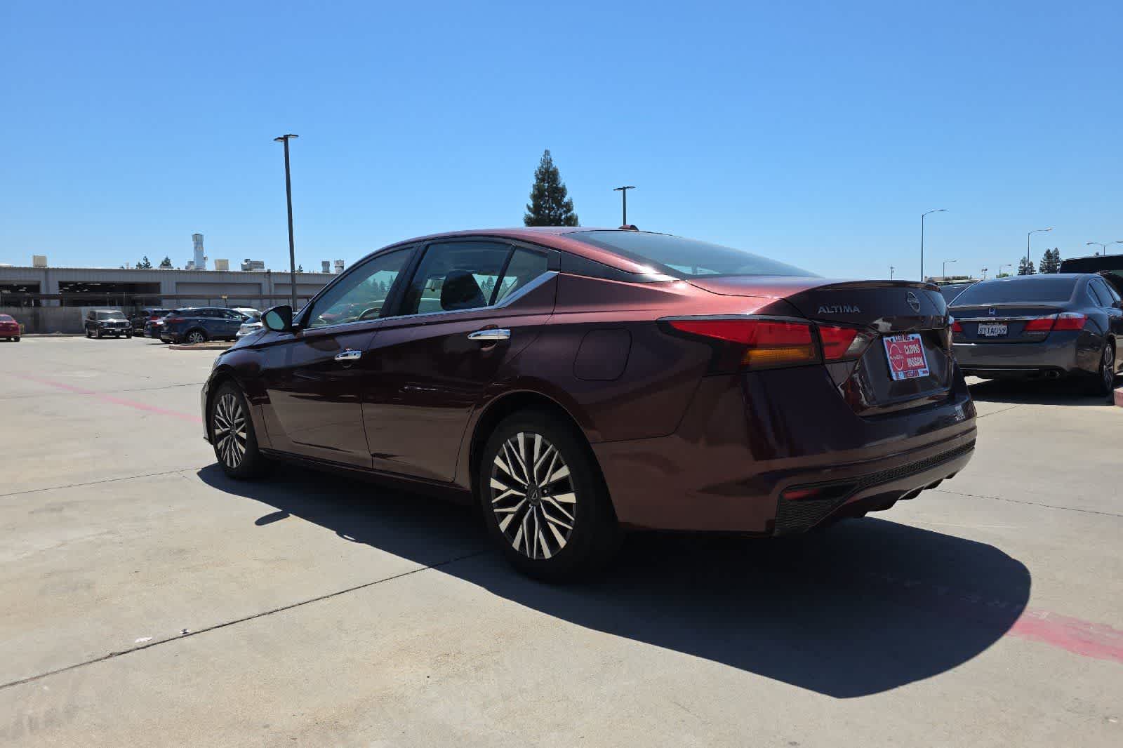 Thumbnail: 2023 Nissan Altima - 7