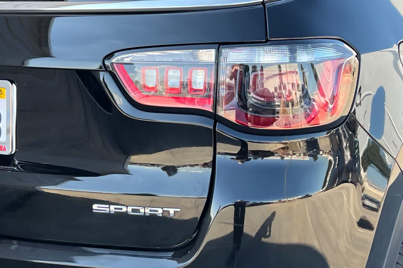 Thumbnail: 2021 Jeep Compass - 17