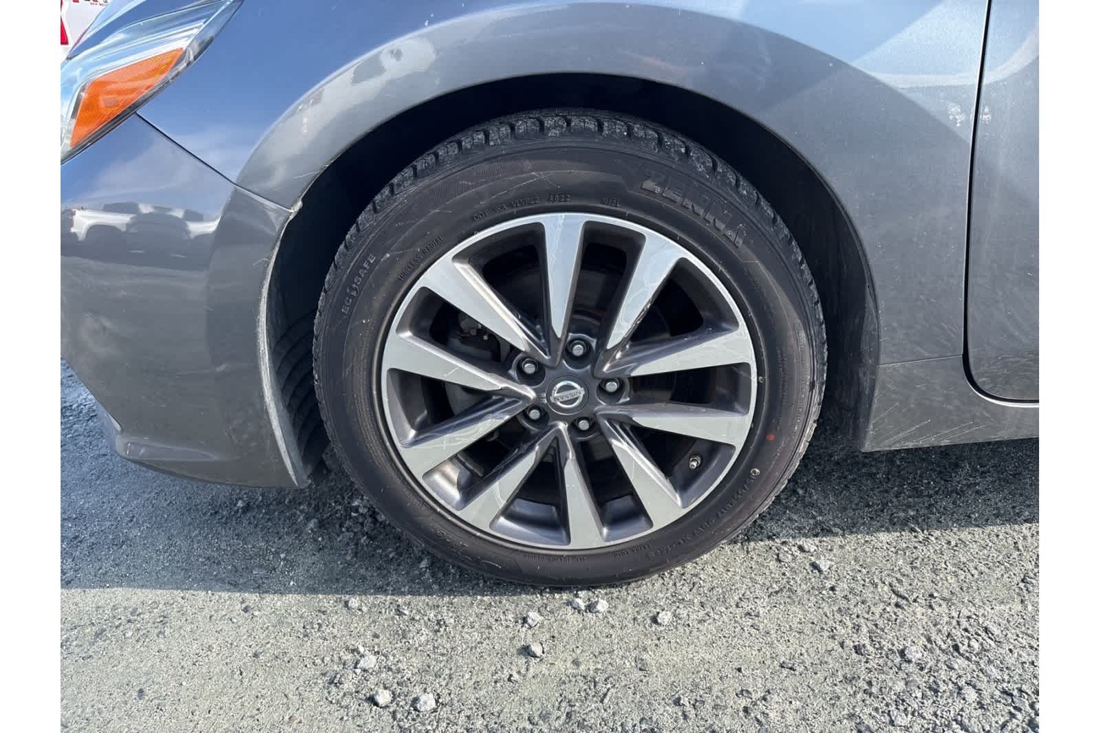 Thumbnail: 2017 Nissan Altima - 24