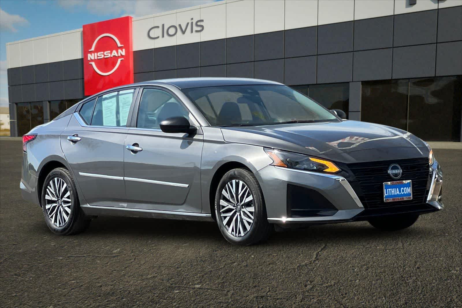 Thumbnail: 2025 Nissan Altima - 10