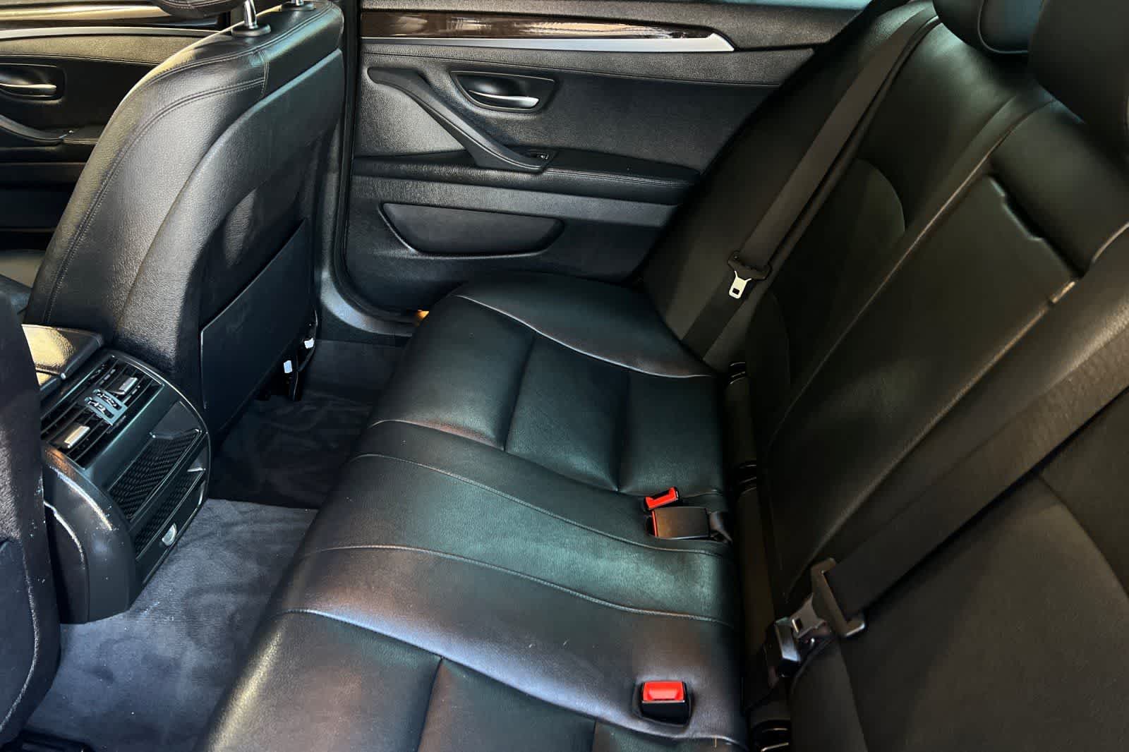 Thumbnail: 2015 BMW 5 Series - 5