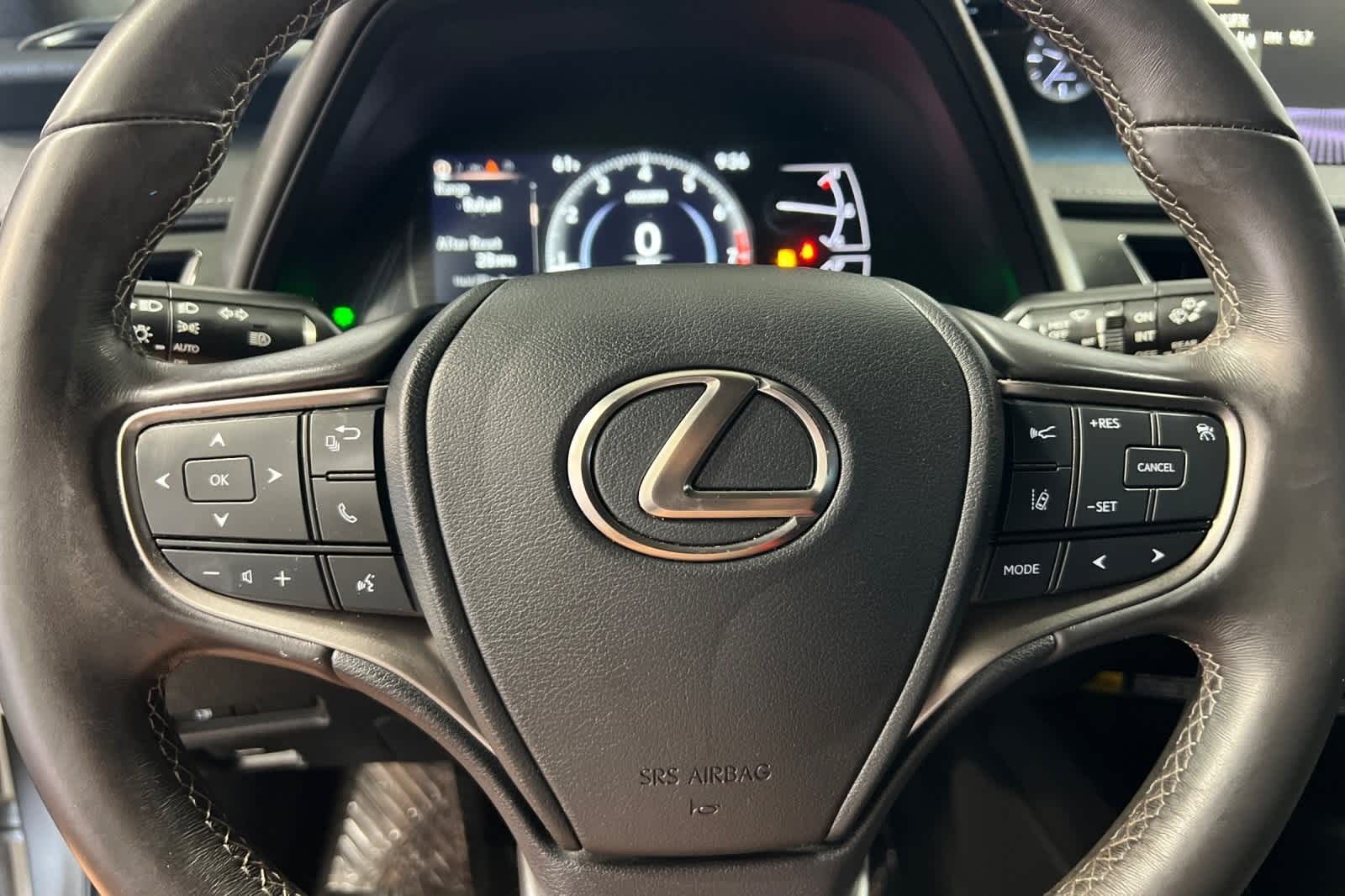 Thumbnail: 2020 Lexus UX - 24