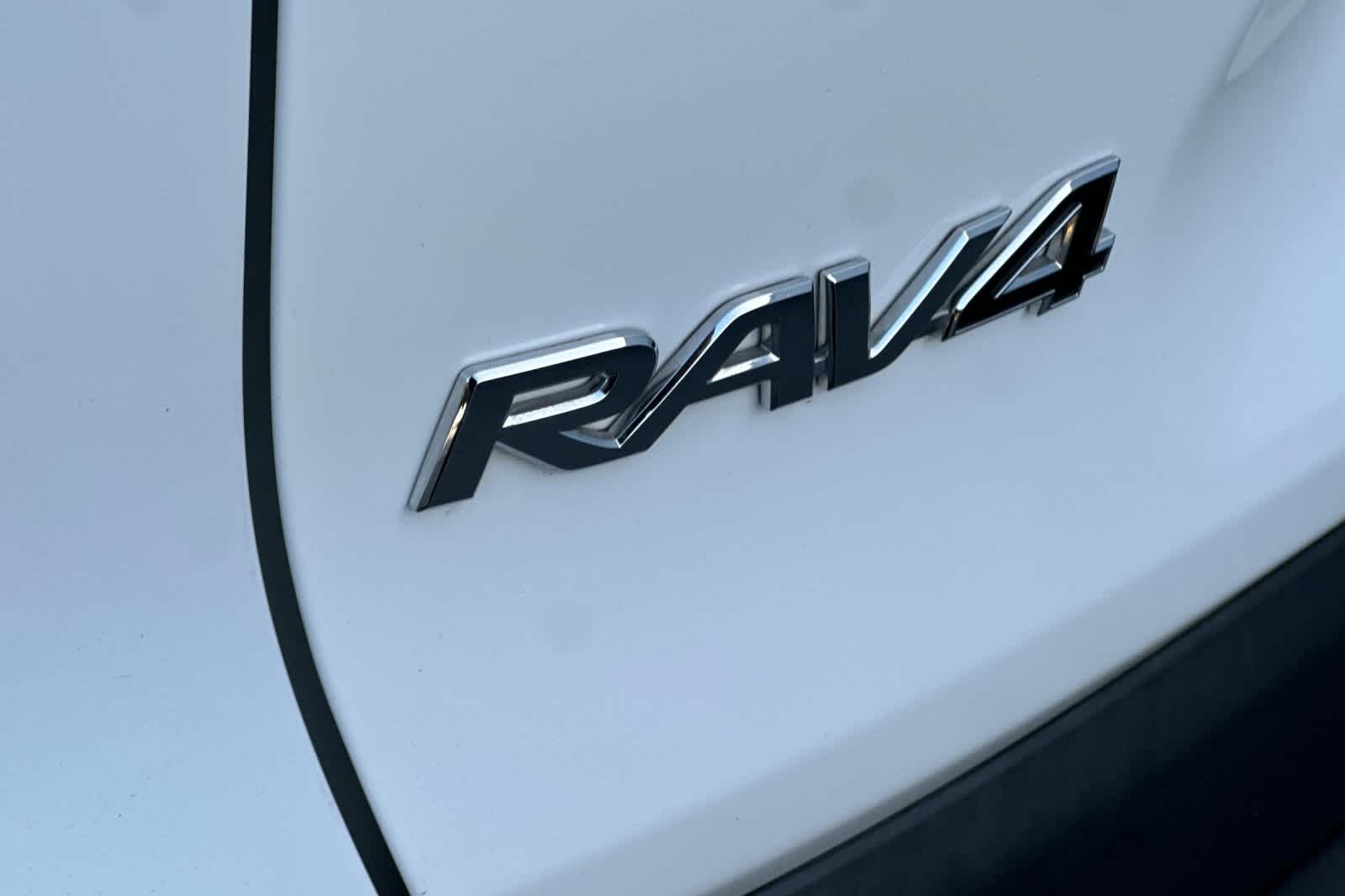 Thumbnail: 2022 Toyota RAV4 - 16
