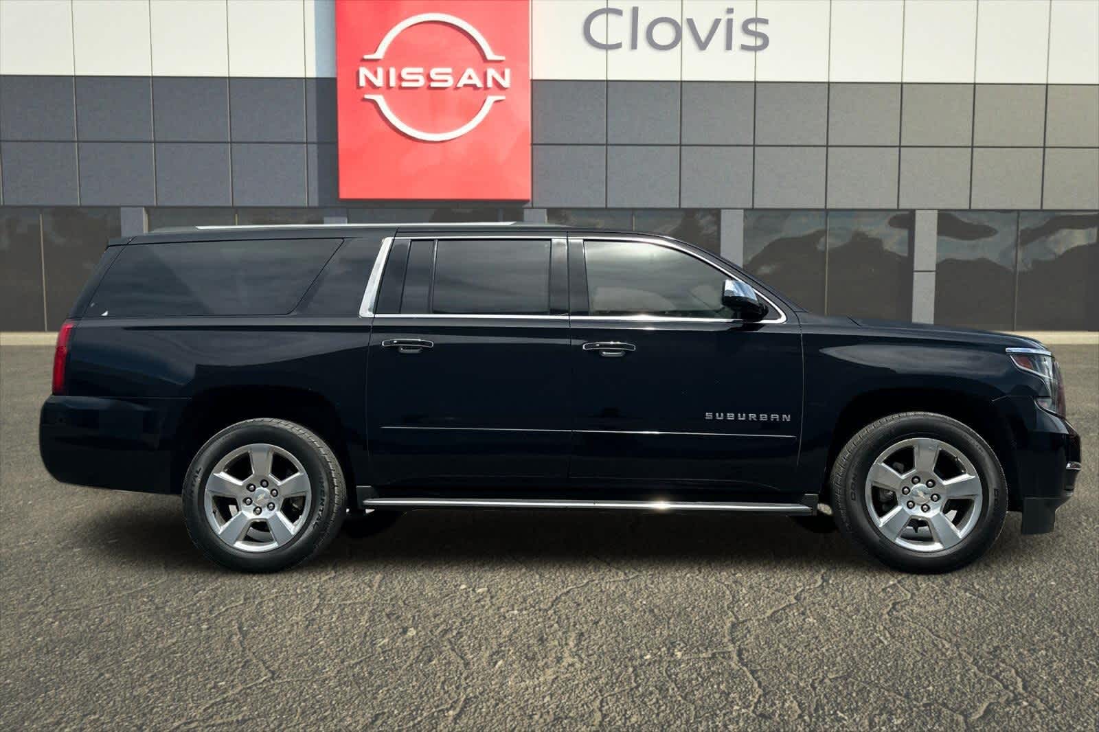 Thumbnail: 2017 Chevrolet Suburban - 9