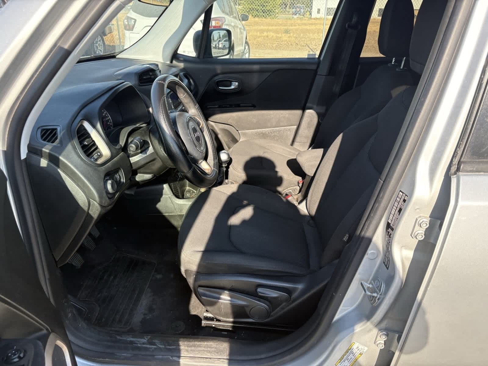 Thumbnail: 2017 Jeep Renegade - 14