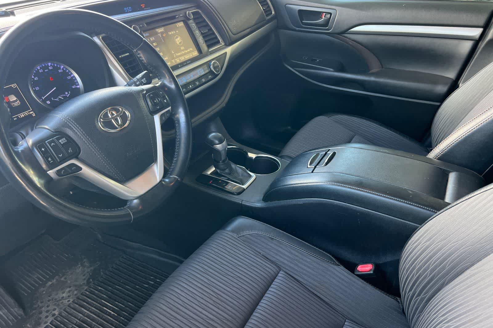 Thumbnail: 2018 Toyota Highlander - 14