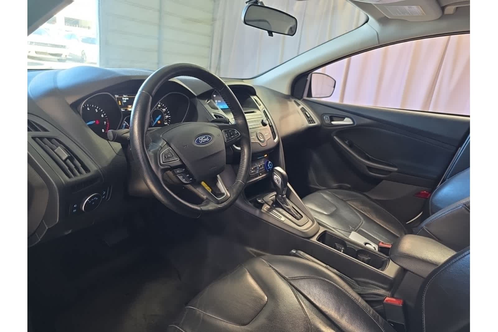 Thumbnail: 2015 Ford Focus - 18