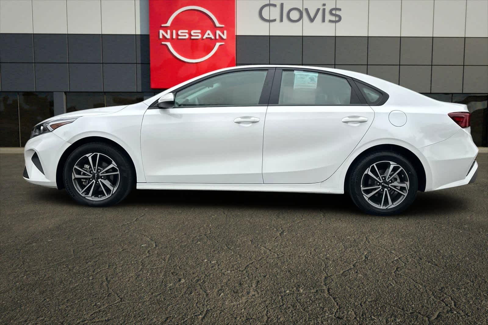 Thumbnail: 2024 Kia Forte - 6