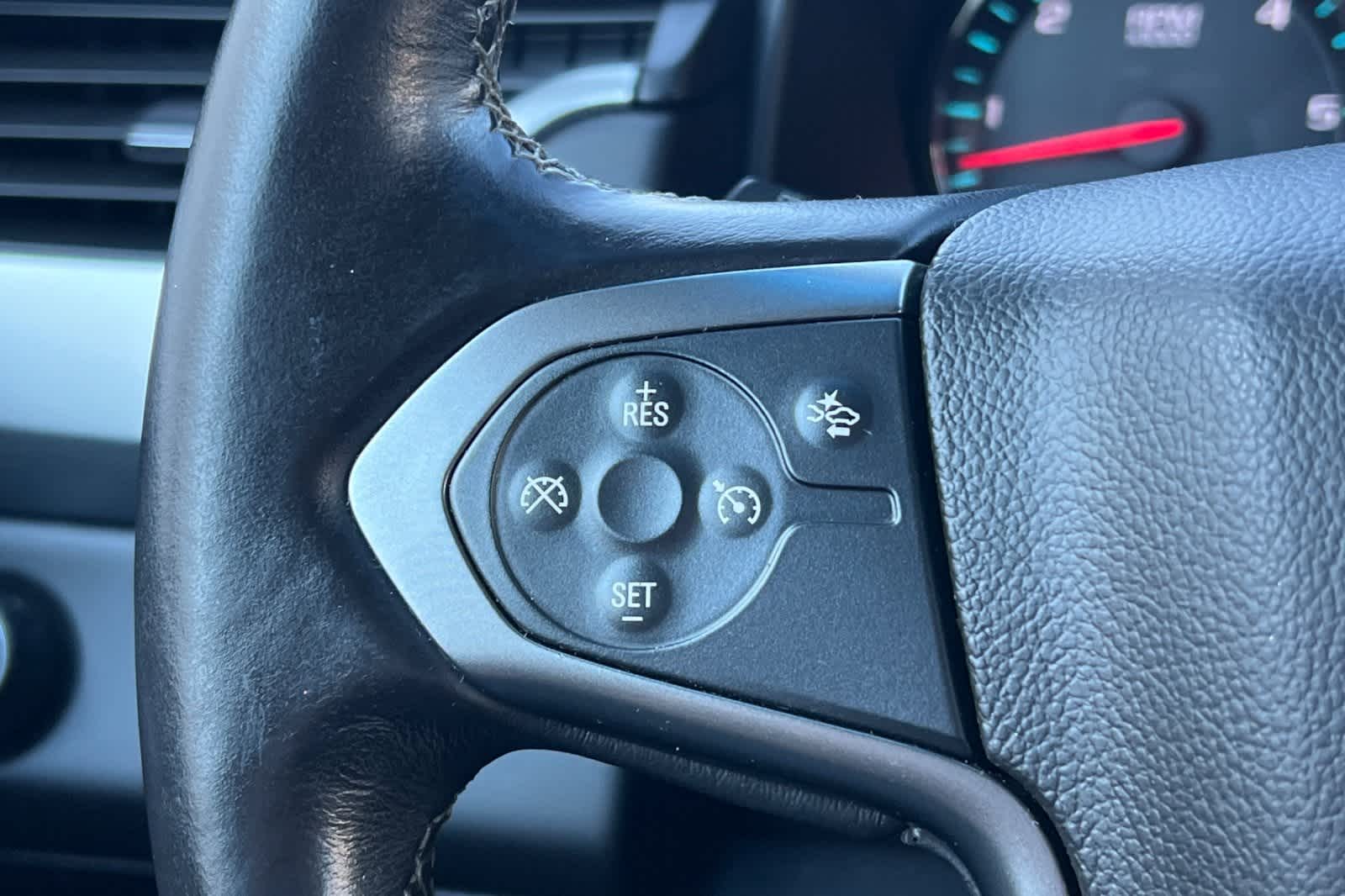 Thumbnail: 2017 Chevrolet Suburban - 33