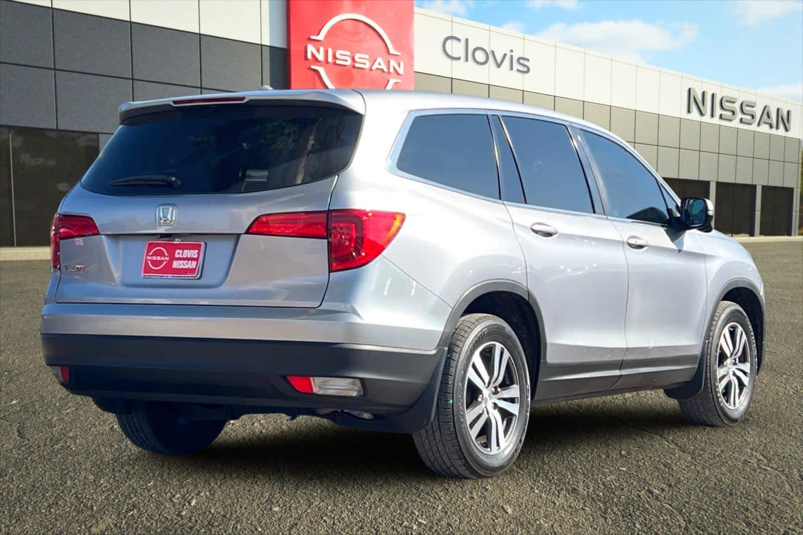 Thumbnail: 2018 Honda Pilot - 3