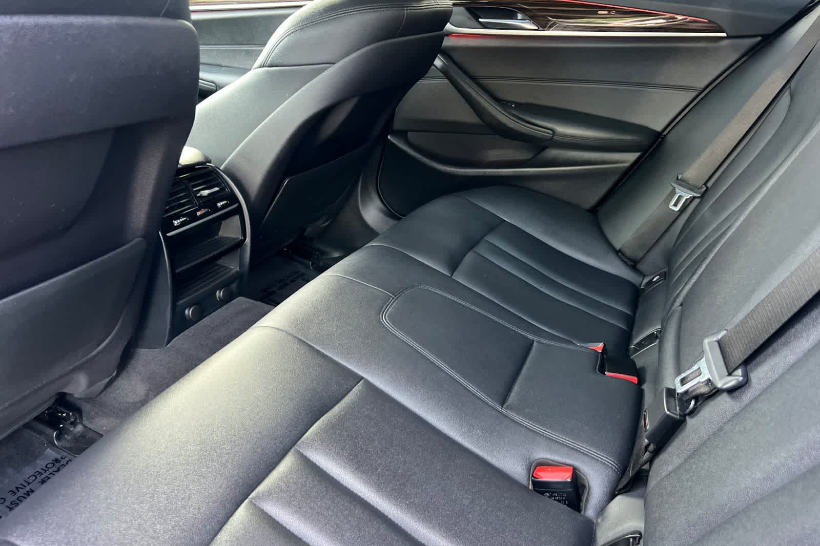 Thumbnail: 2018 BMW 5 Series - 5