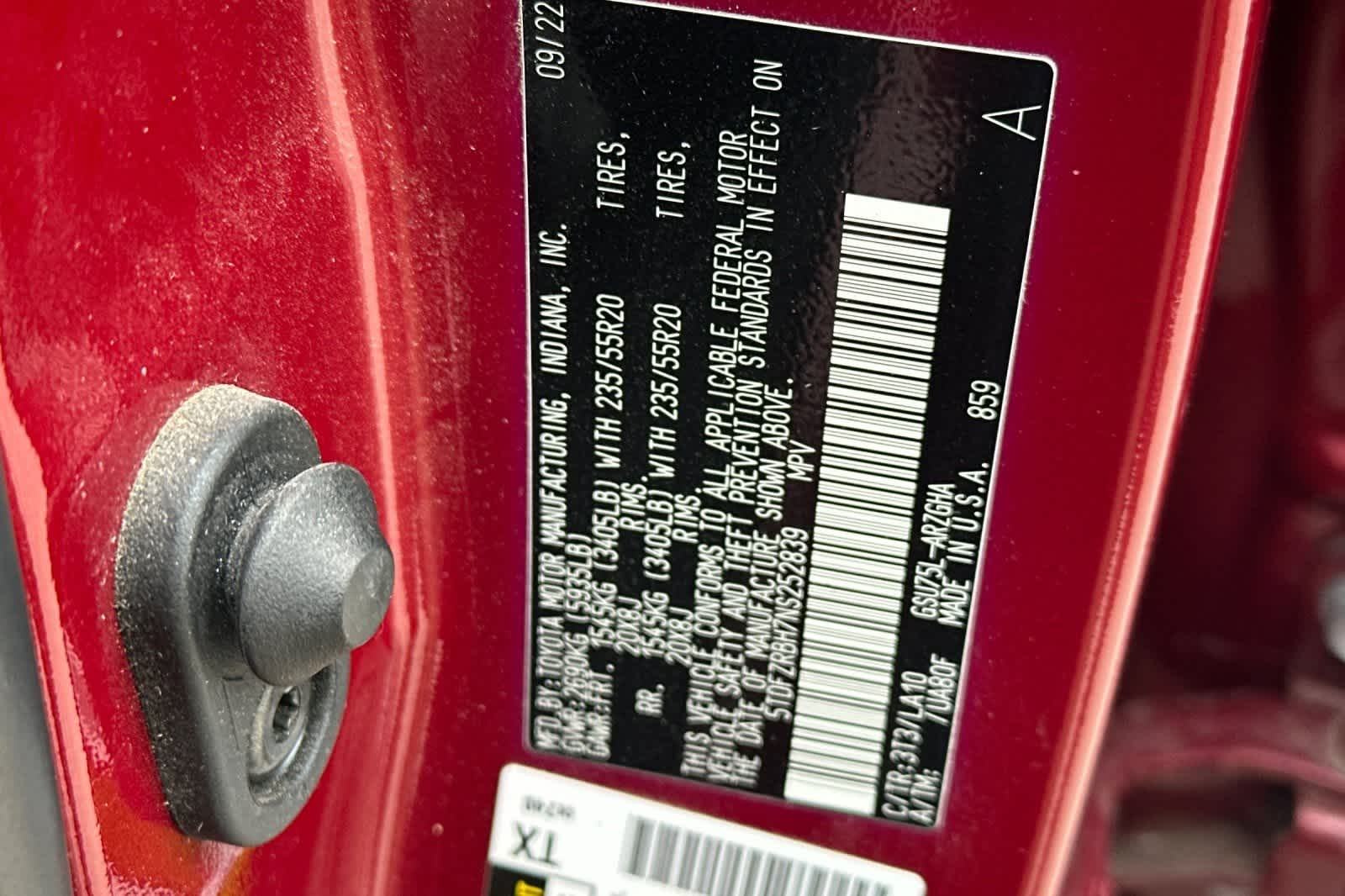 Thumbnail: 2022 Toyota Highlander - 29