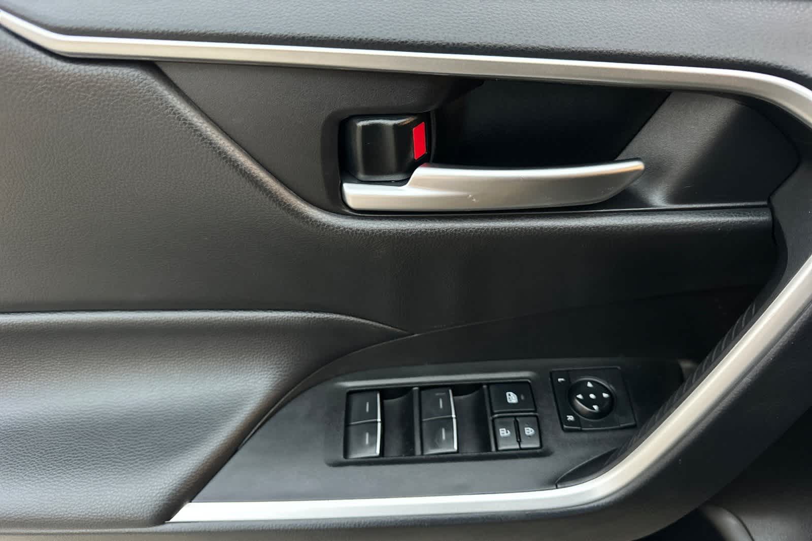 Thumbnail: 2025 Toyota RAV4 - 15