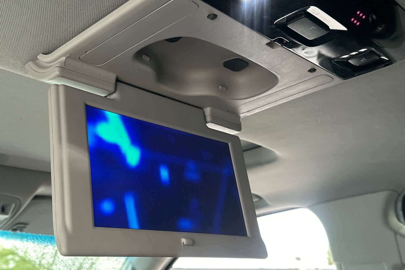 Thumbnail: 2018 Cadillac Escalade - 17