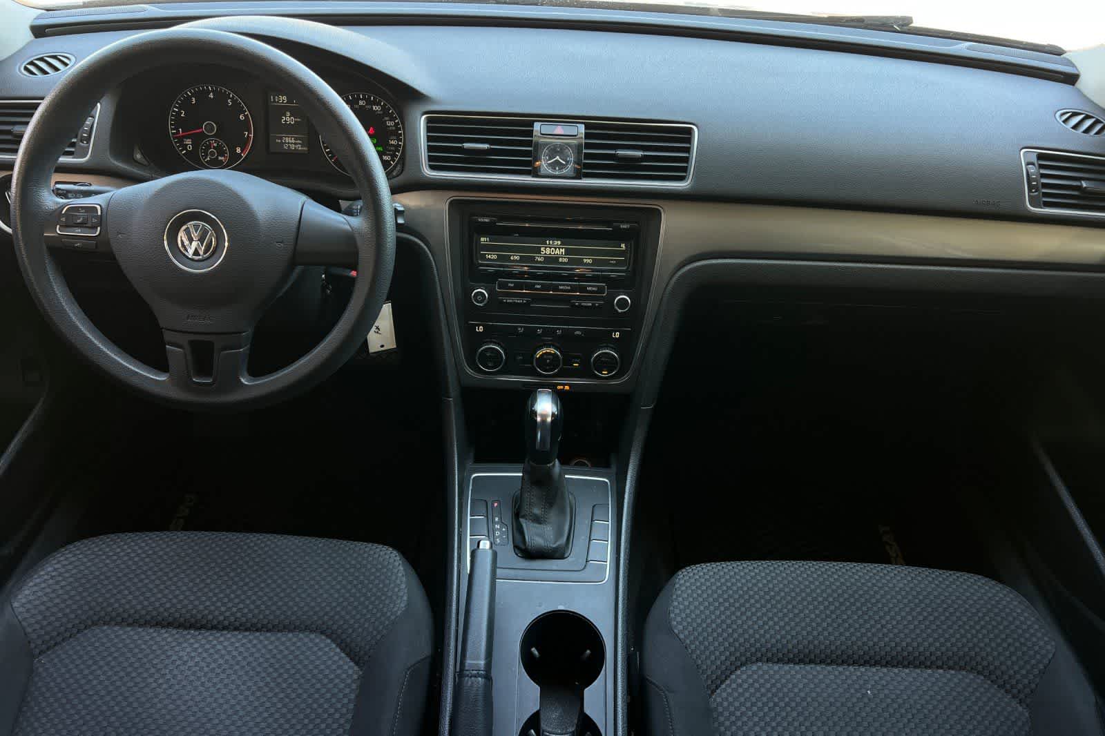 Thumbnail: 2012 Volkswagen Passat - 4