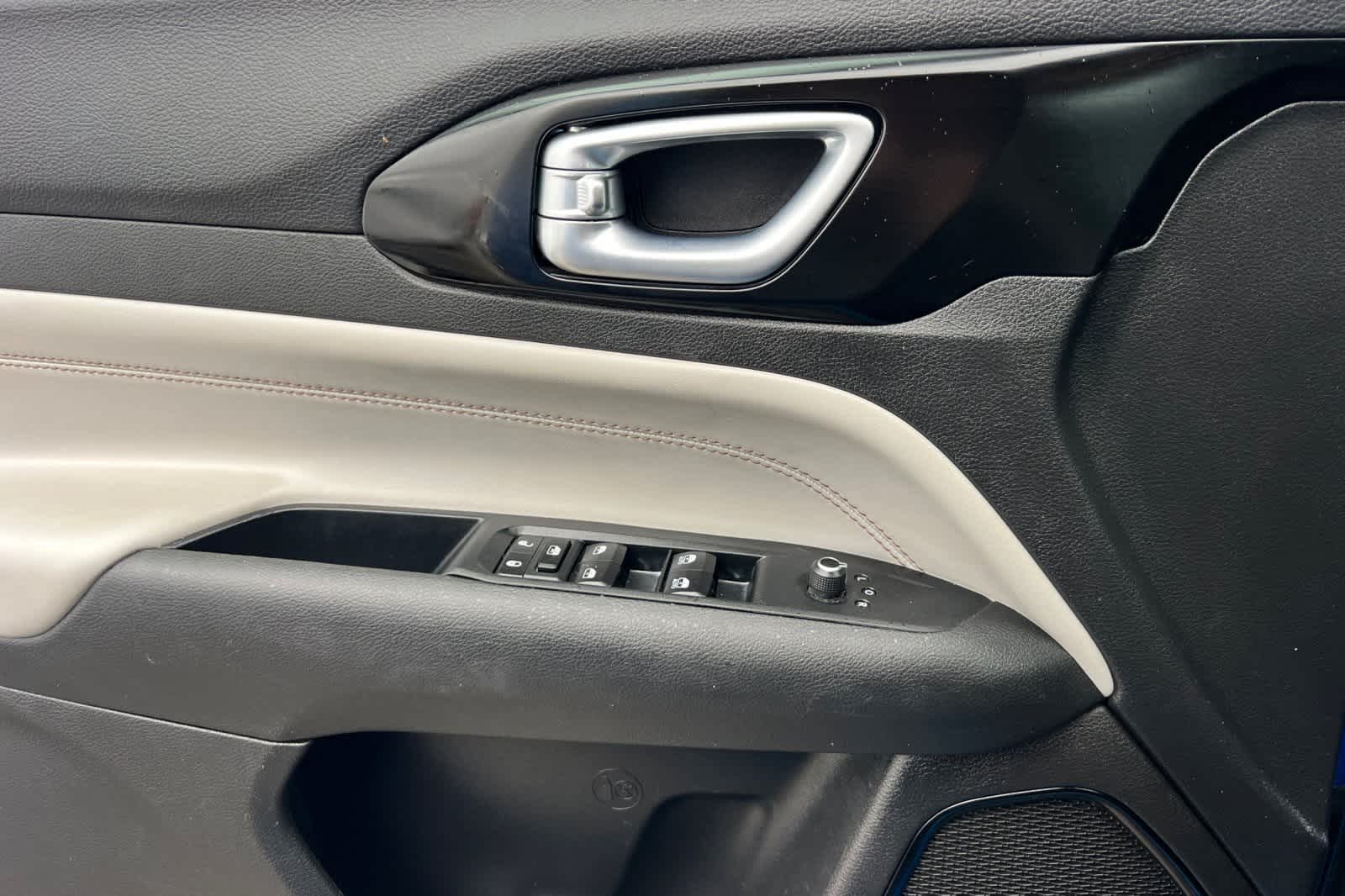 Thumbnail: 2023 Jeep Compass - 13