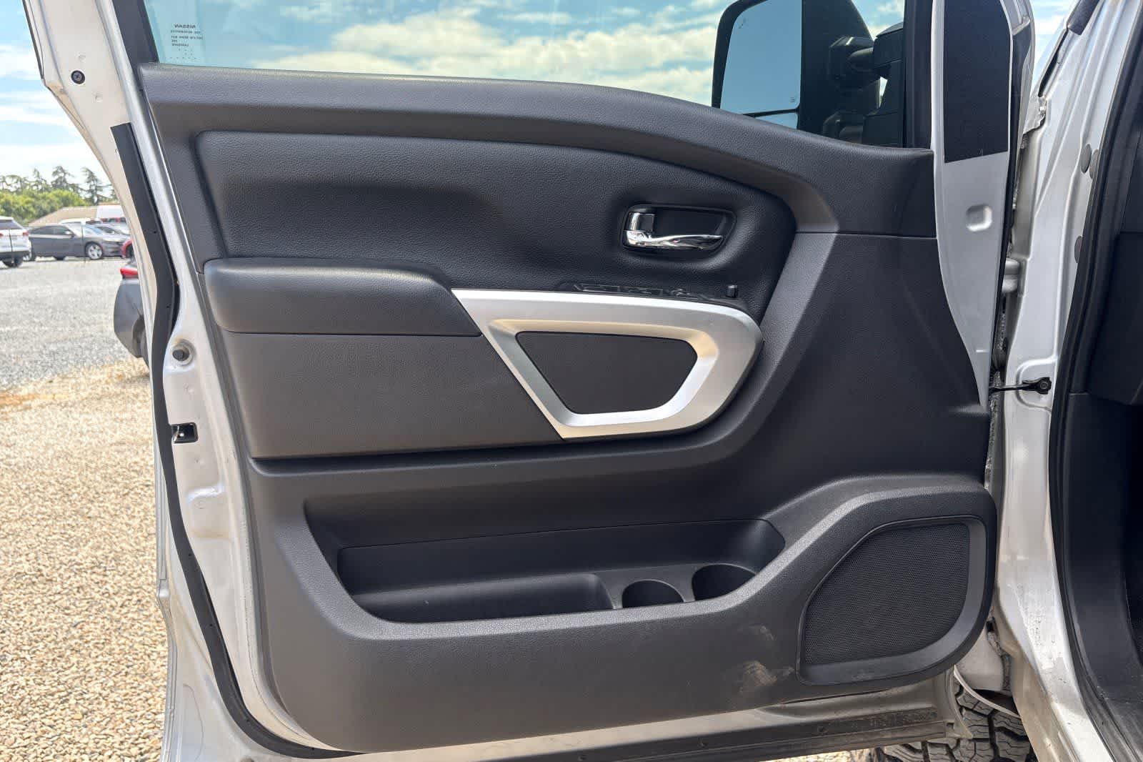 Thumbnail: 2017 Nissan Titan - 15